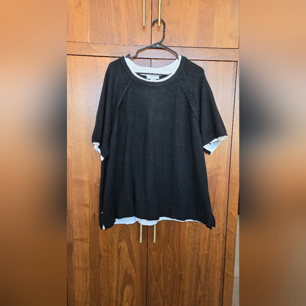 Design History Black and White Knit Top